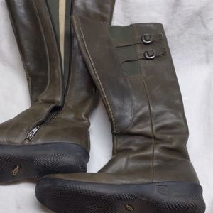 Keen calf-high boots